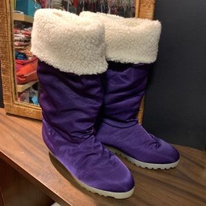 Vintage sateen purple Sherpa lined boots - size